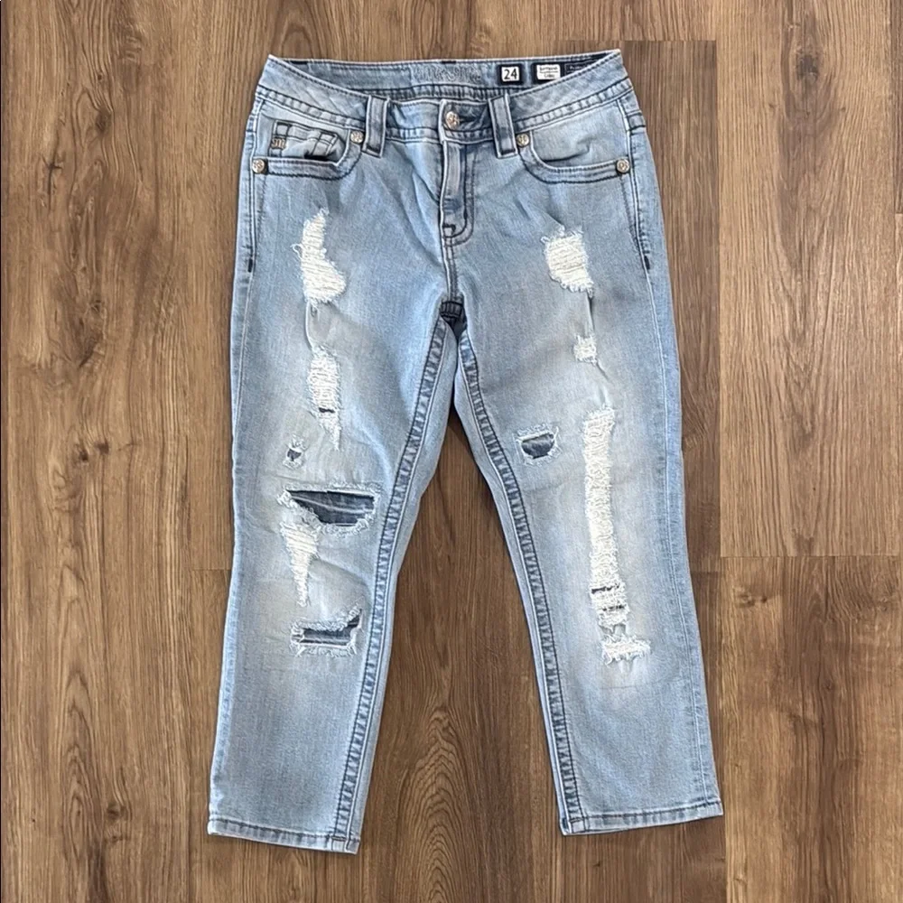 MISS ME Boyfriend Jean Capri Crop Distressed Size 24 Light Wash
